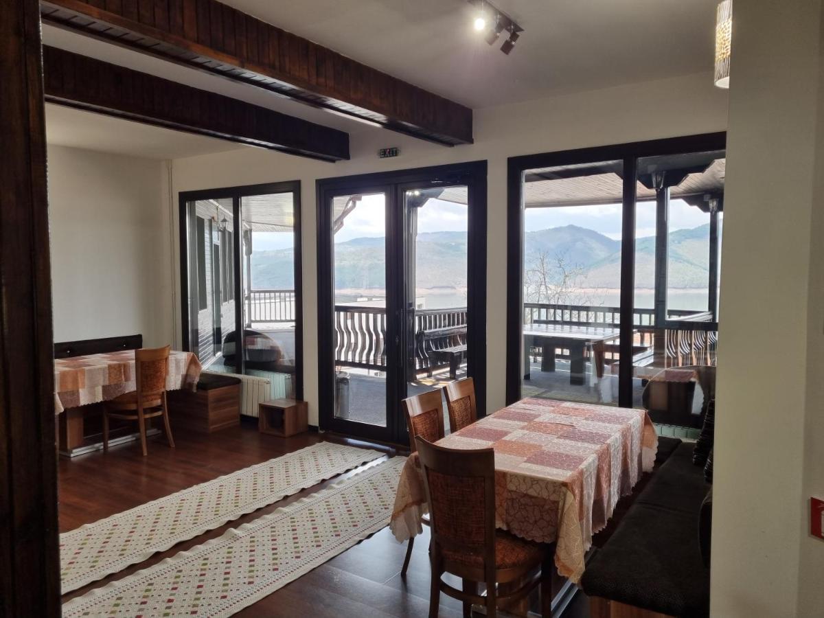 Trifon Zarezan Family Hotel Glavatartsi Exterior photo